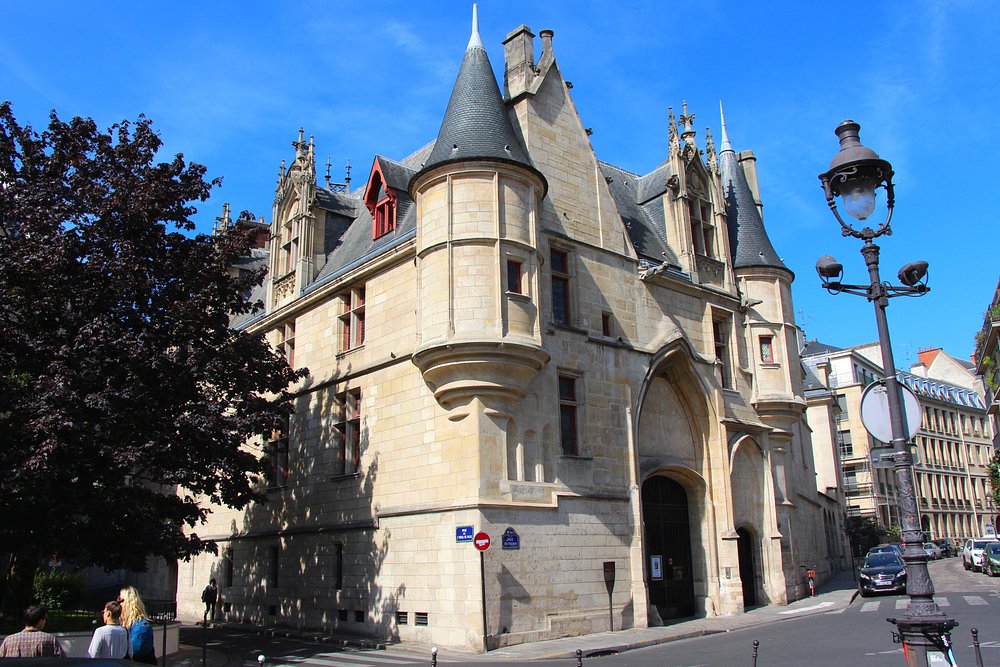 Entrée de l'hôtel de Sens