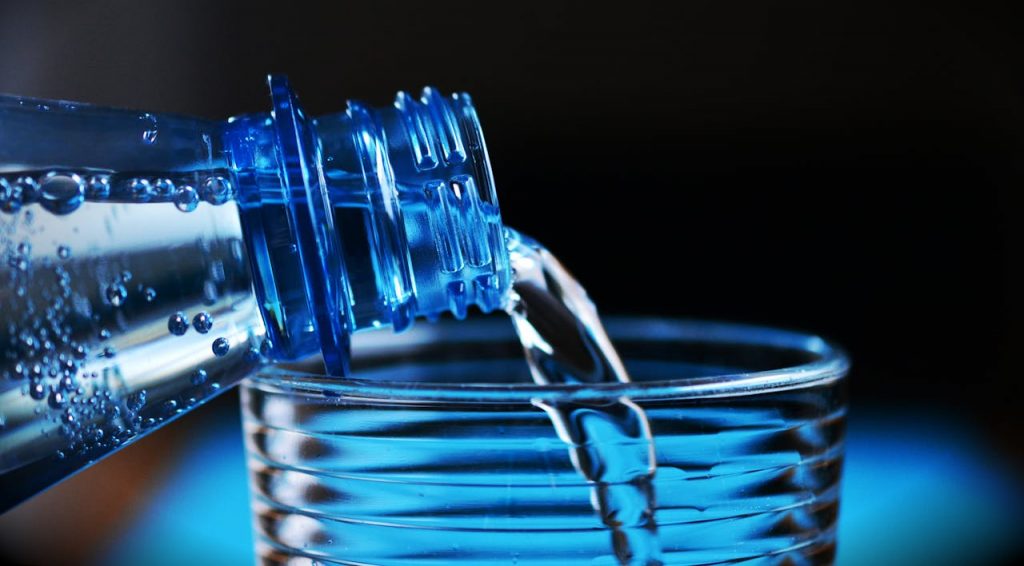 Bouteille d'eau pétillante