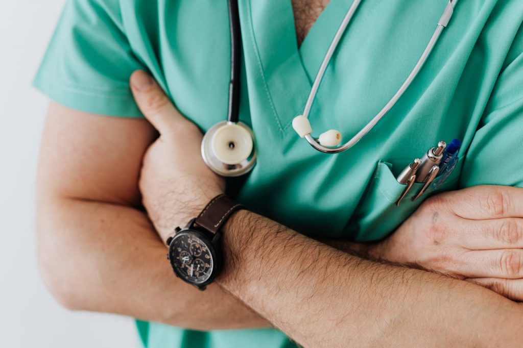 Médecin en tenue