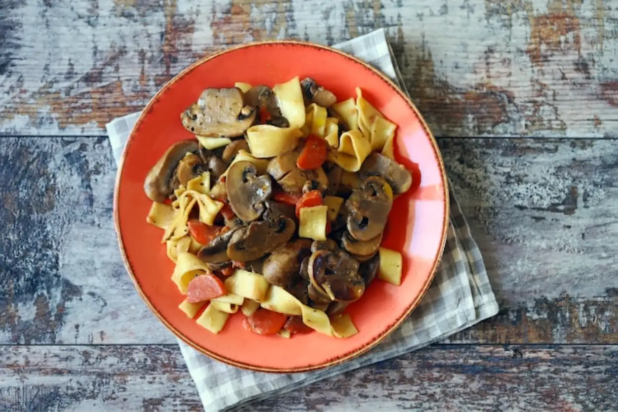 Pasta with mushrooms in a creamy sauce.
