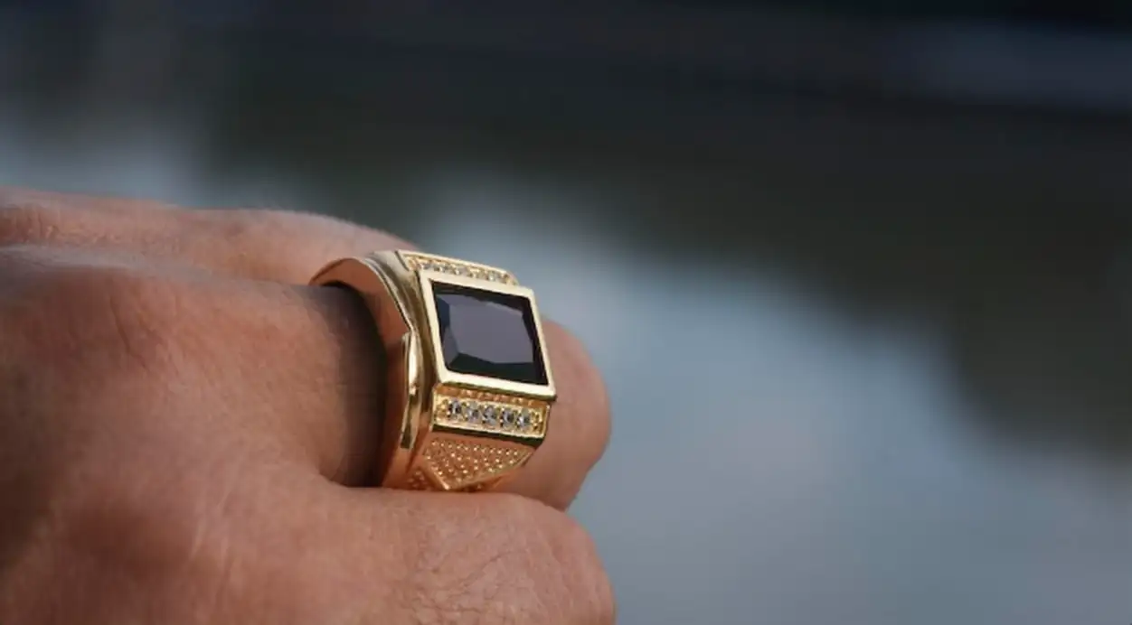 closeup photography of rings