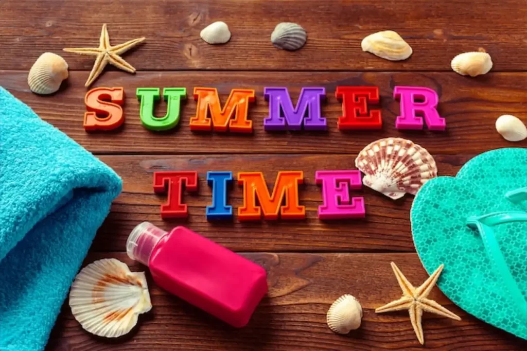 Summer background made of seashells and maritime objects
