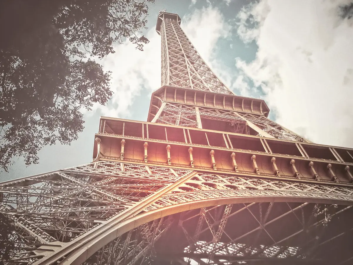 Découvrez la date de construction du Louvre et son incroyable évolution