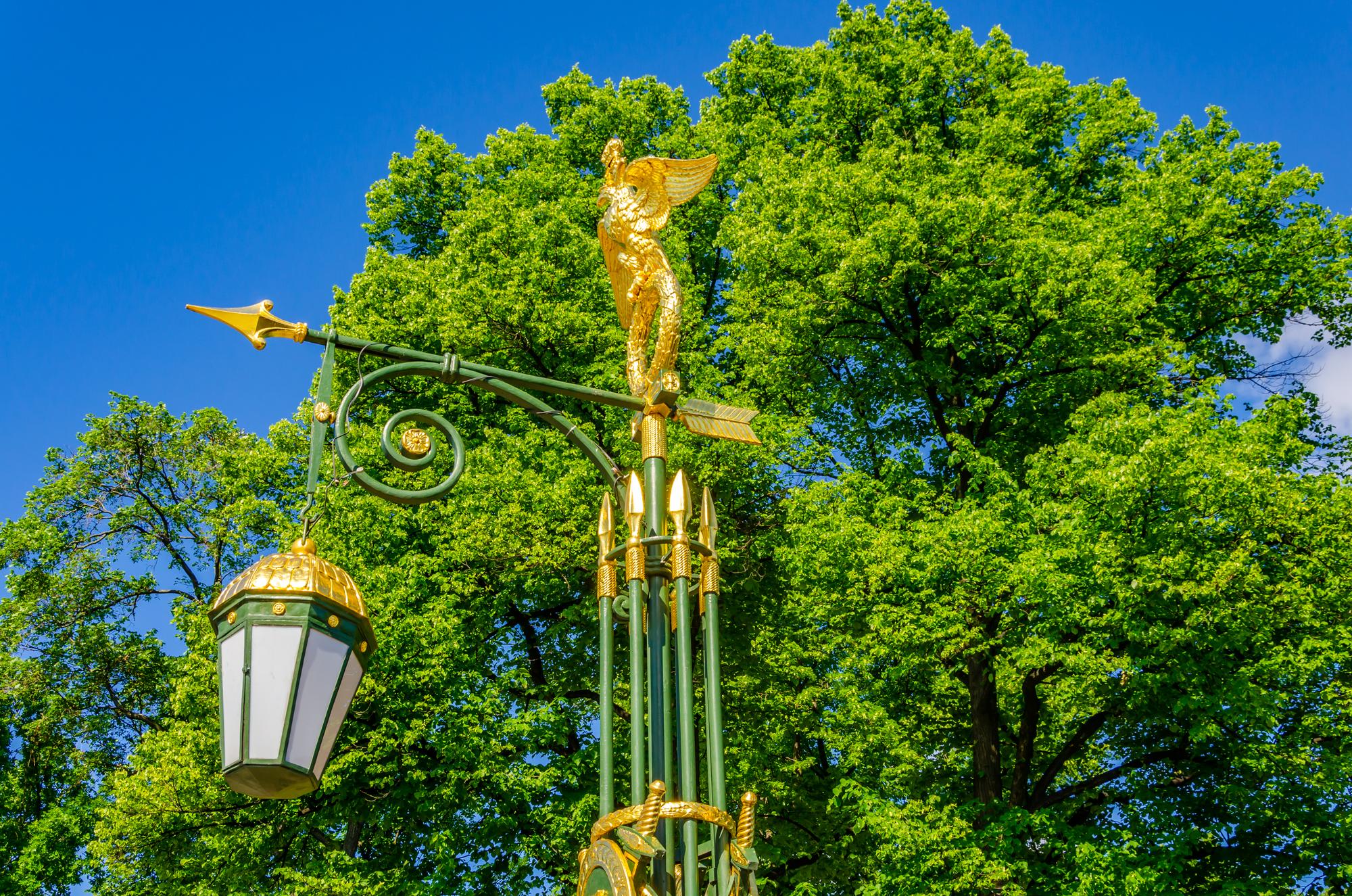 📍 Où se trouve exactement la Lanterne à Versailles ?
