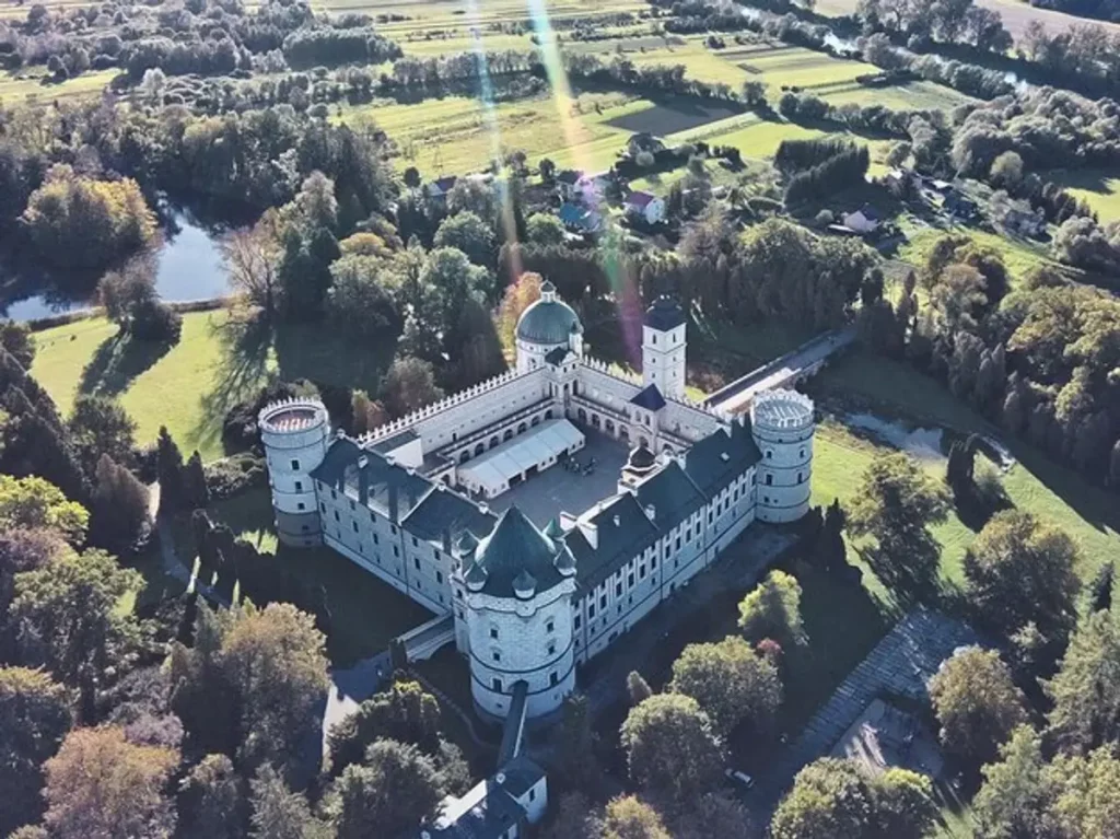 château Écouen Renaissance musée vue plaine