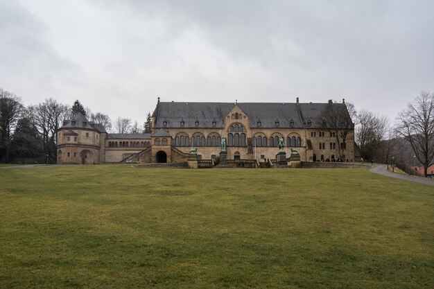 📍 Où se trouve le château de Maisons et comment y aller facilement ?