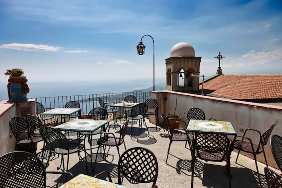 Café de l'Abbaye Marseille : mon QG secret avec vue sur le Vieux-Port où je file dès que je descends dans le Sud