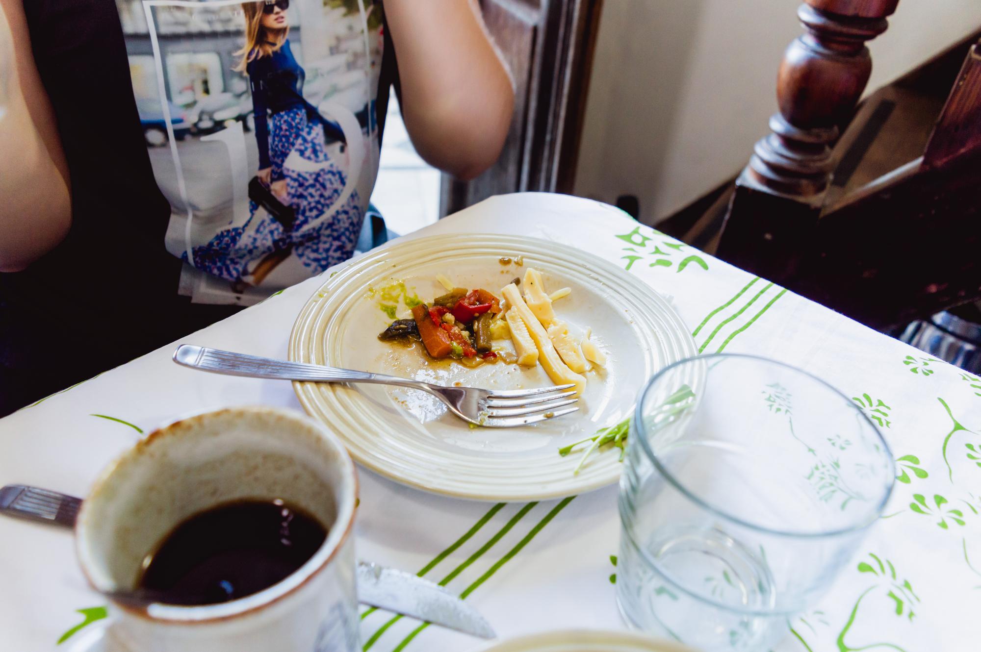 🍽️ Pause déjeuner : où et combien de temps manger au Louvre ?