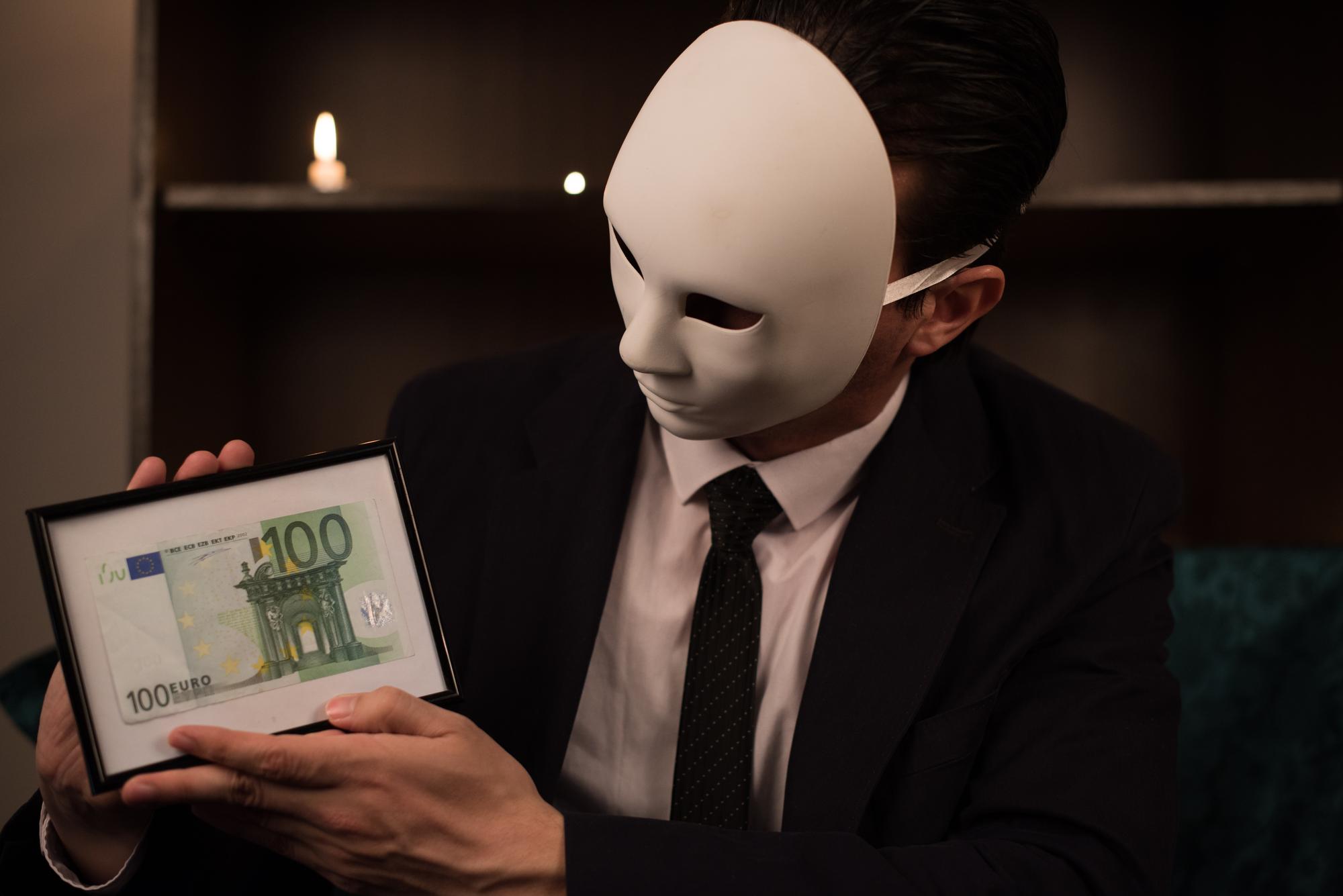 Pourquoi sa fortune suscite-t-elle autant de questions ?